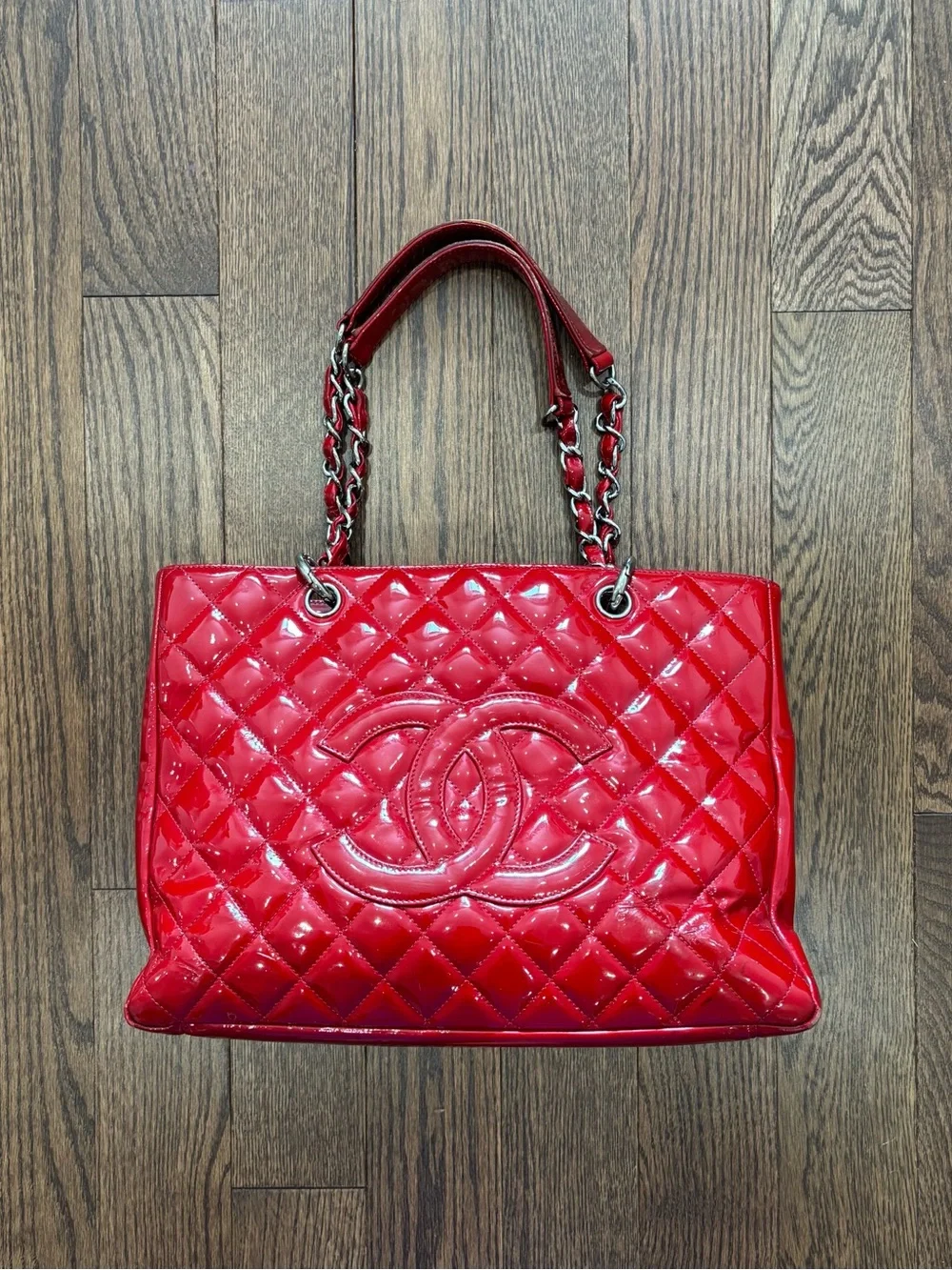 SALE🚨 Authentic Chanel bag - Picture 2 of 10